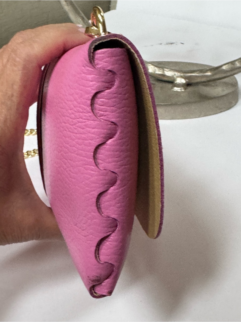 Vera Pelle Italy Pink Leather Crossbody or Clutch with Gold Bee Accent. NWOT - Picture 4 of 6